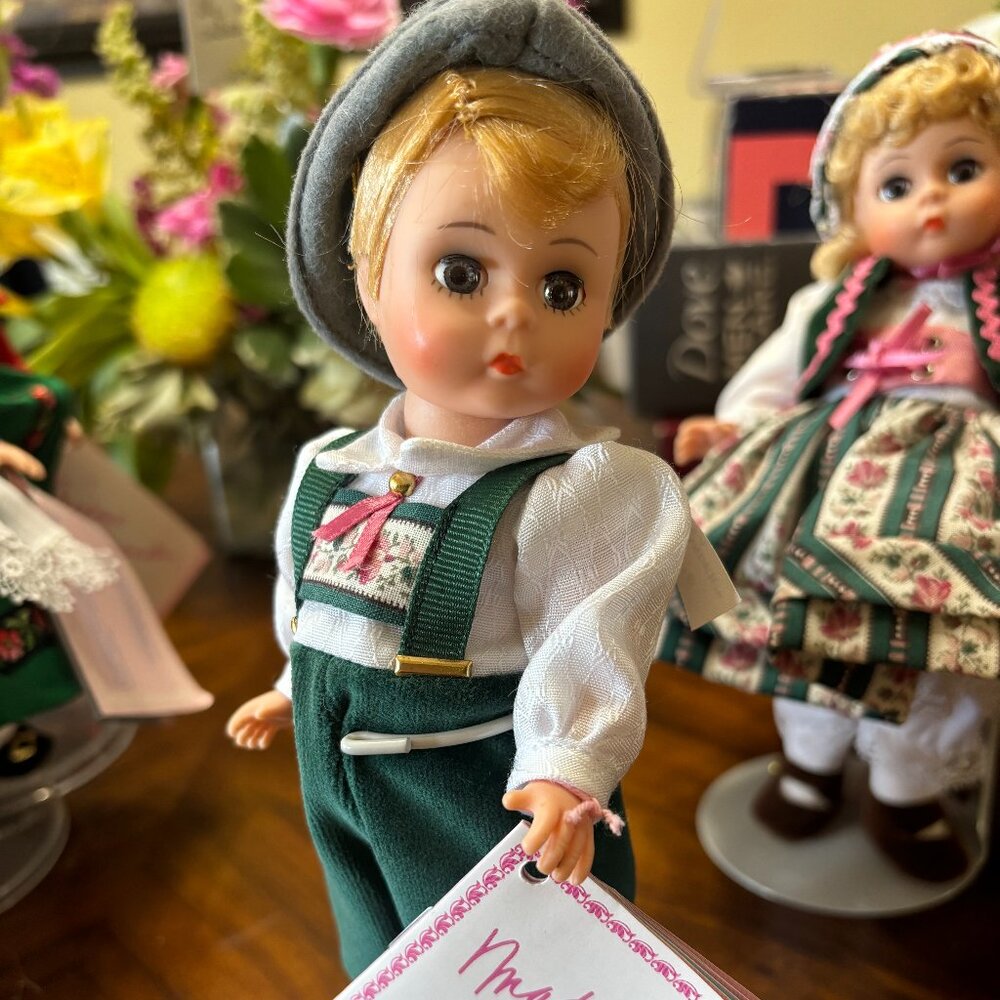 MADAME ALEXANDER MINIATURE SHOWCASE 8" DOLLS "HANSEL & GRETEL"